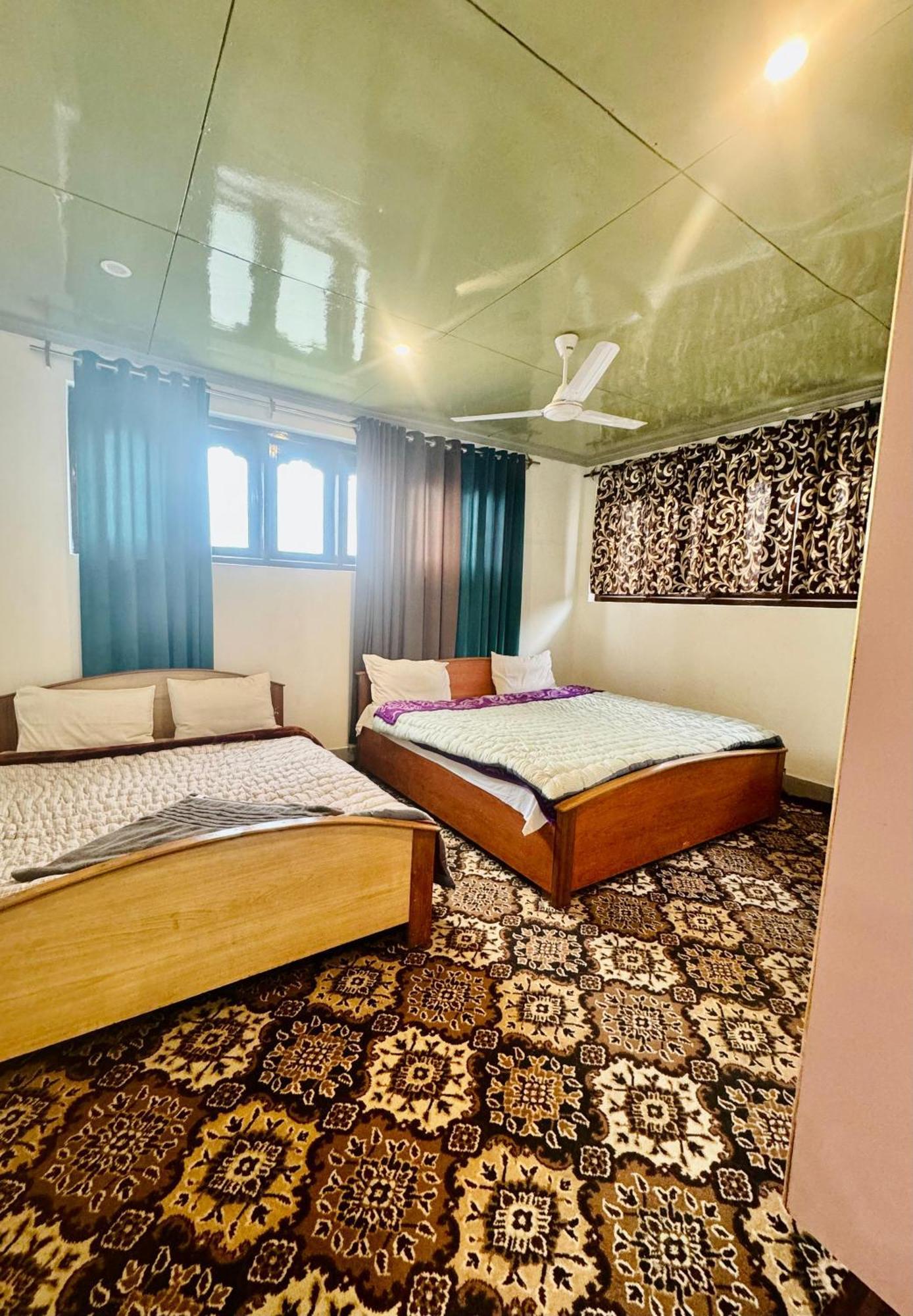 Olive Ventures, Royal Inn, Ritz Srinagar (Jammu and Kashmir) Room photo