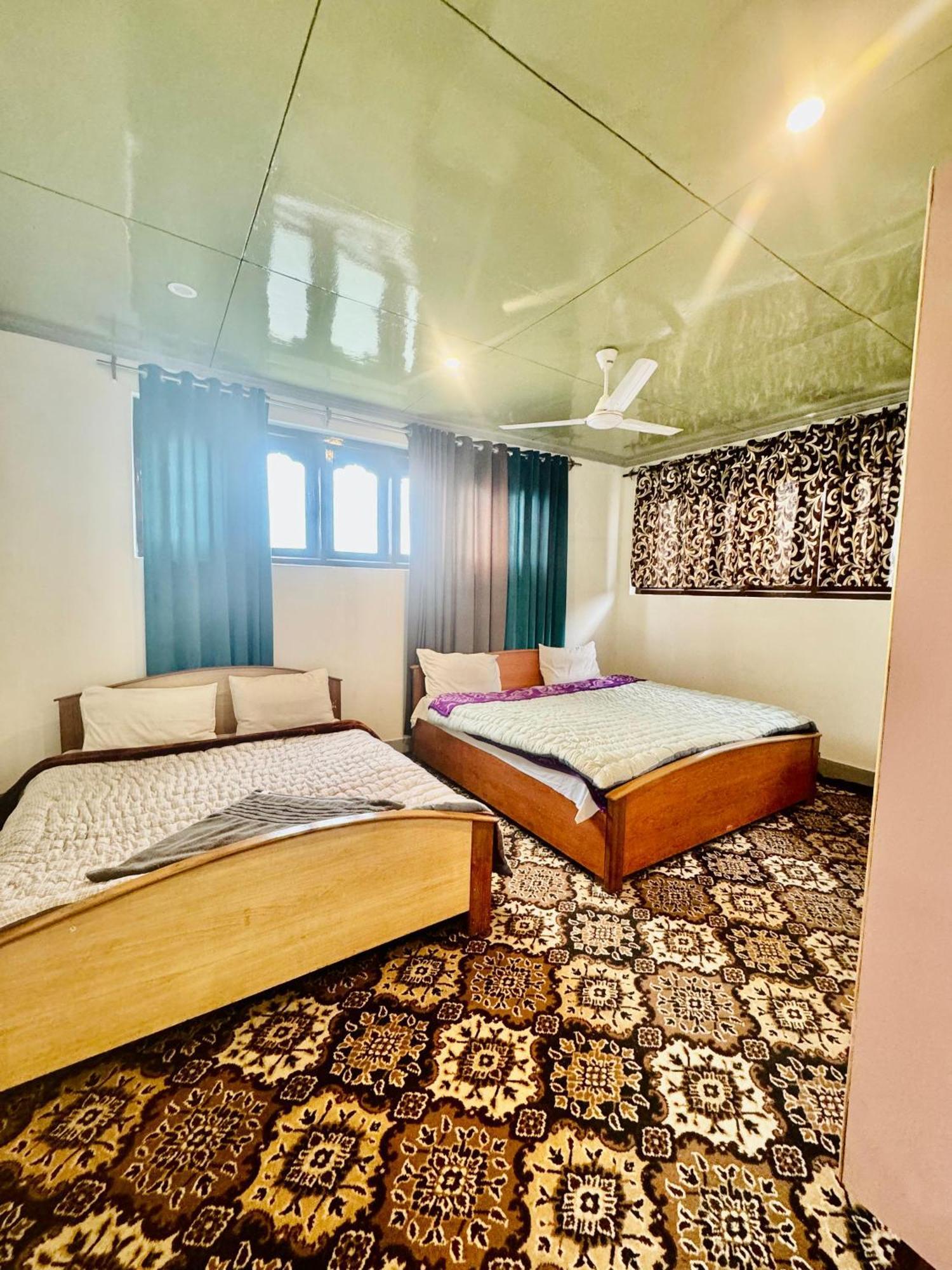 Olive Ventures, Royal Inn, Ritz Srinagar (Jammu and Kashmir) Room photo